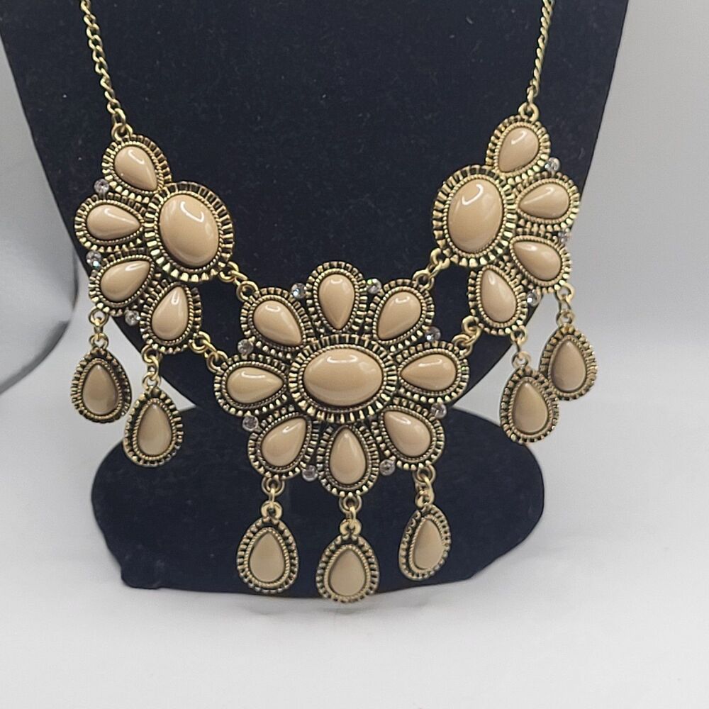 Charming Charlie Statement Necklace Gold Tone Beige Teardrop Acrylic Flower Bib